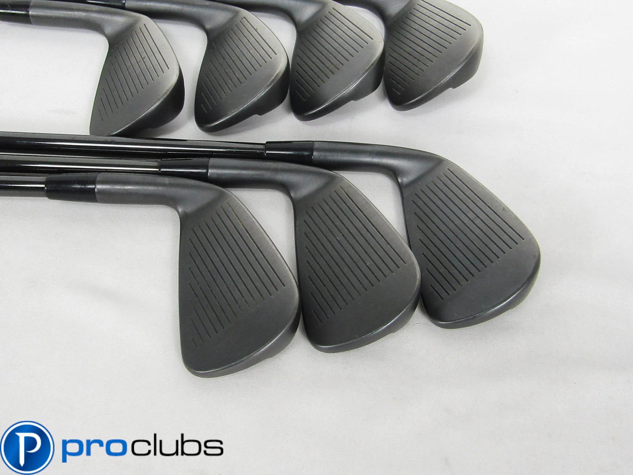 COBRA KING TOUR BLACK IRONS 4-PW KBS $-TAPER BLACK 130 X-FLEX (+1/2") #505976 - Image 4