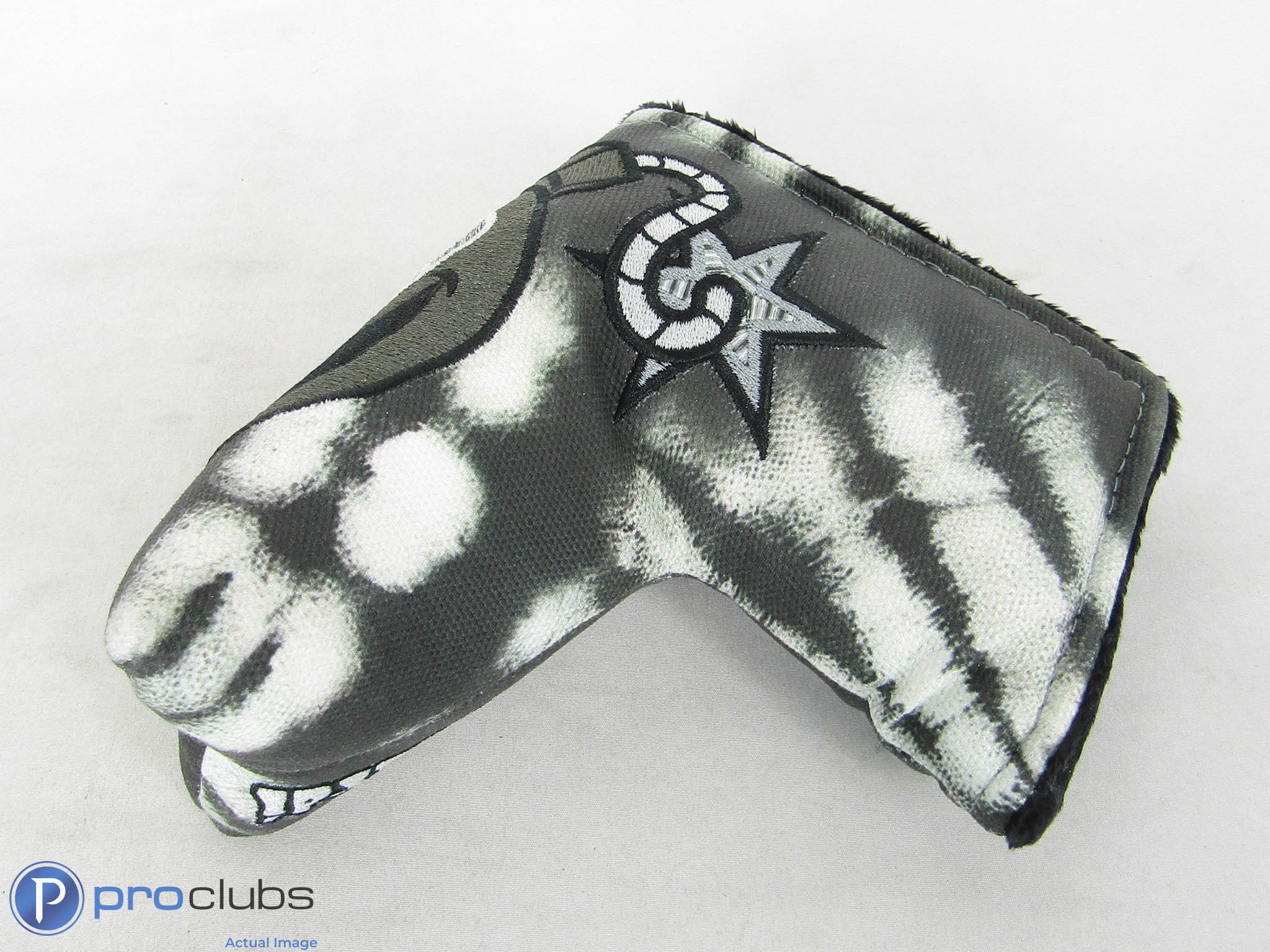 New! Bettinardi Blackout Tie Dye Peace Eye Bomb Putter Headcover - 506484