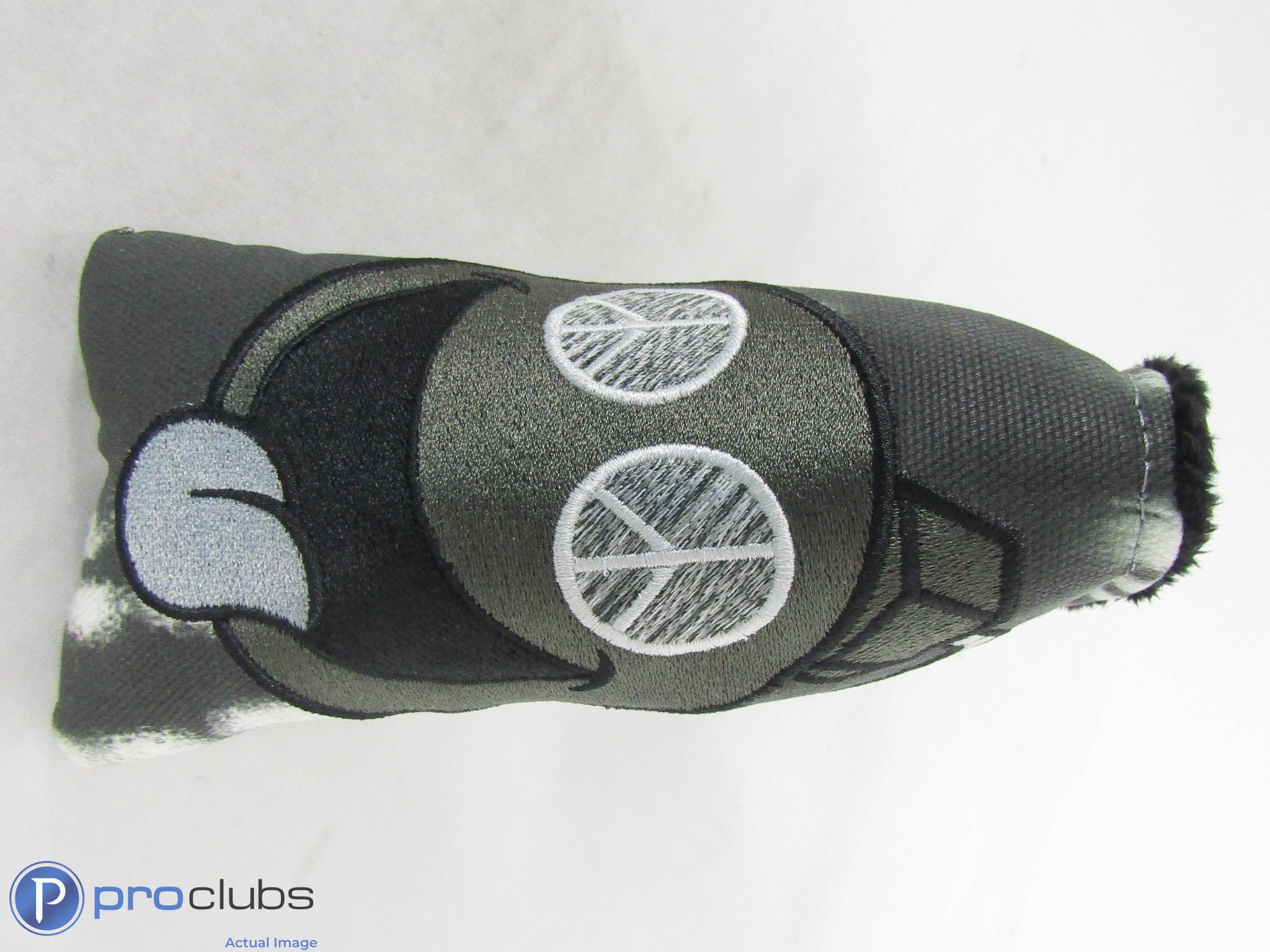 New! Bettinardi Blackout Tie Dye Peace Eye Bomb Putter Headcover - 506484 - Image 3