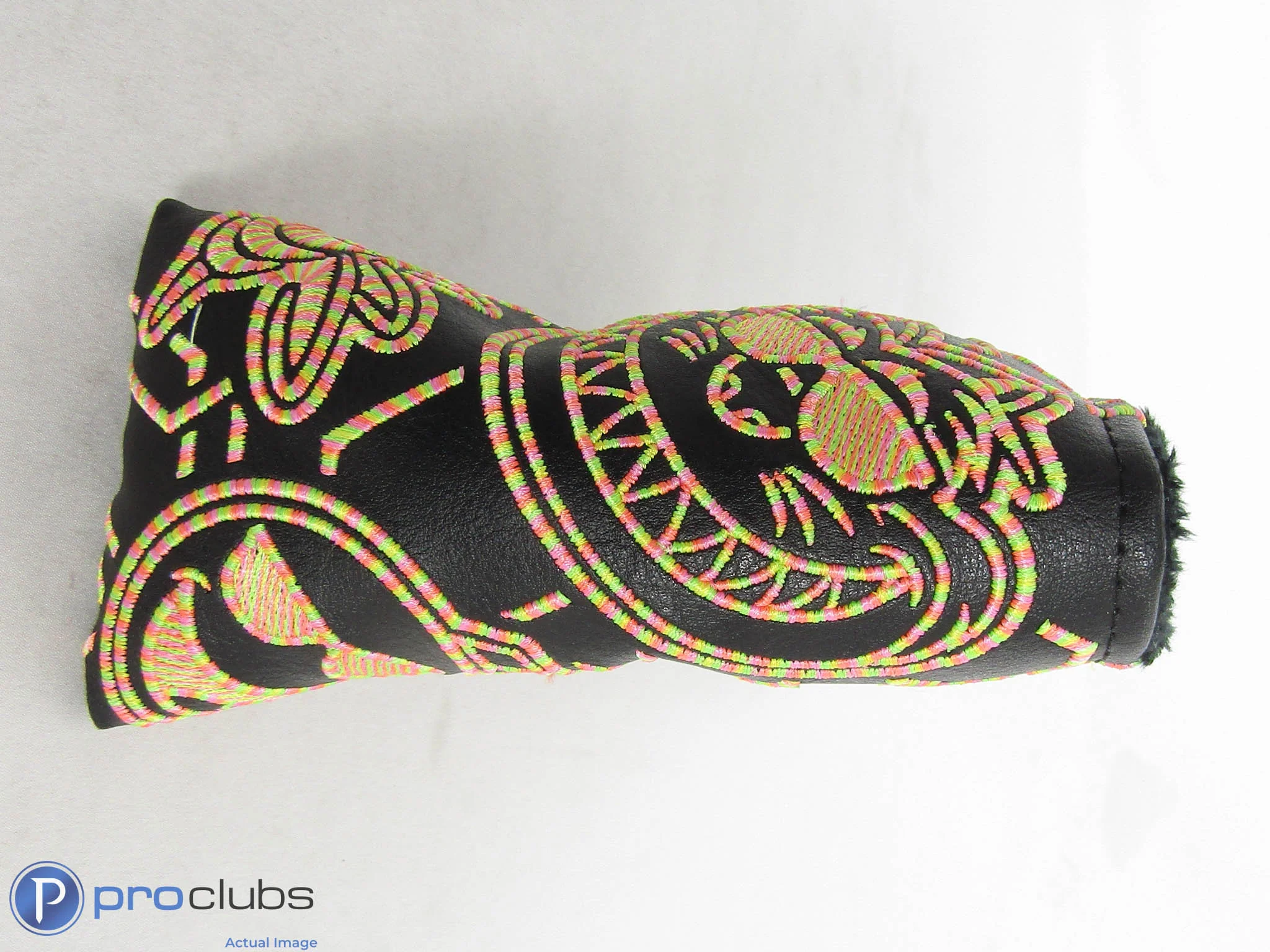 New! Bettinardi Black Multi-Icon Junior Blade Putter Headcover - 507678 - Image 3