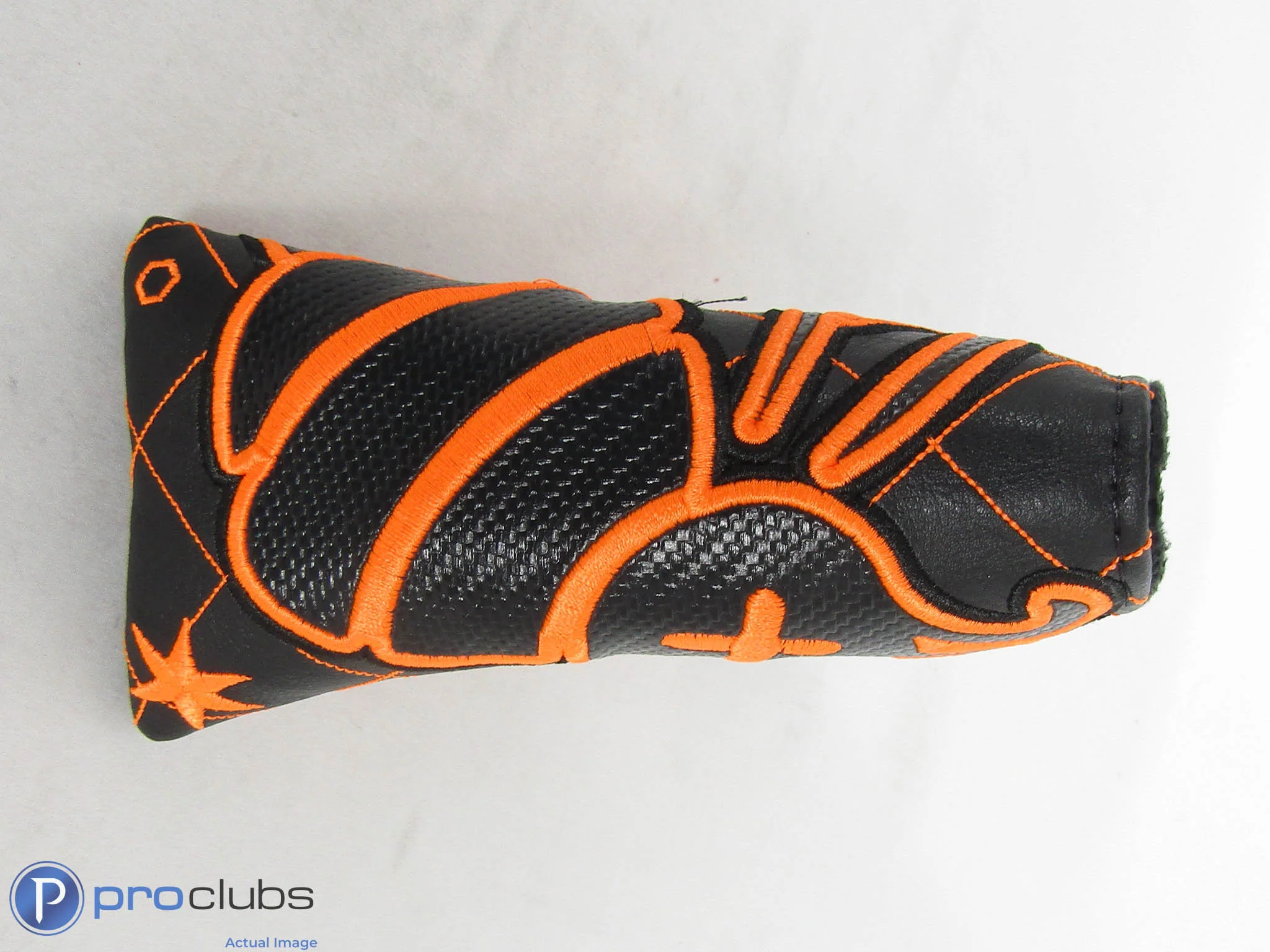 New! Bettinardi Black/Orange Stars Stinger Blade Putter Headcover - 511588 - Image 3